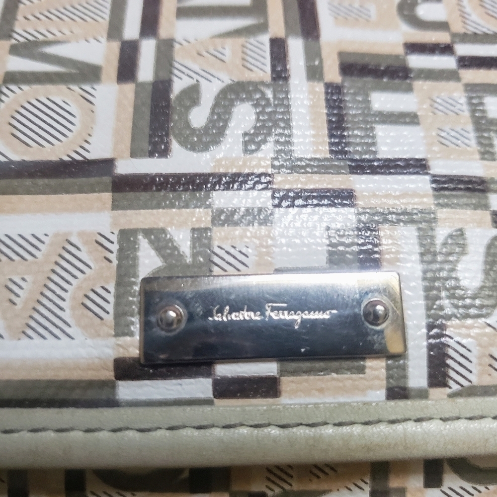 Salvatore Ferragamo Gancini Monogram Logo Shoulder Bag Purse with COA Y2K - Picture 6 of 14
